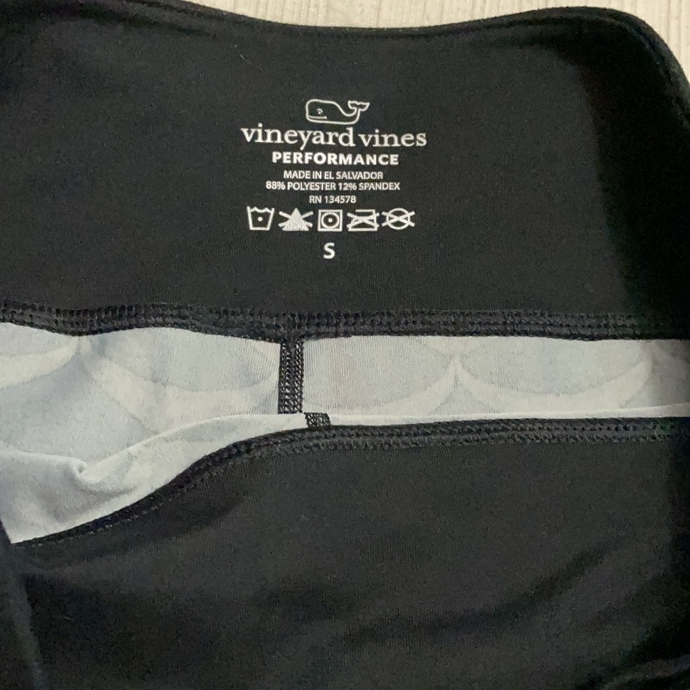 Euc Vineyard Vines Capri Performance Leggings - image 3